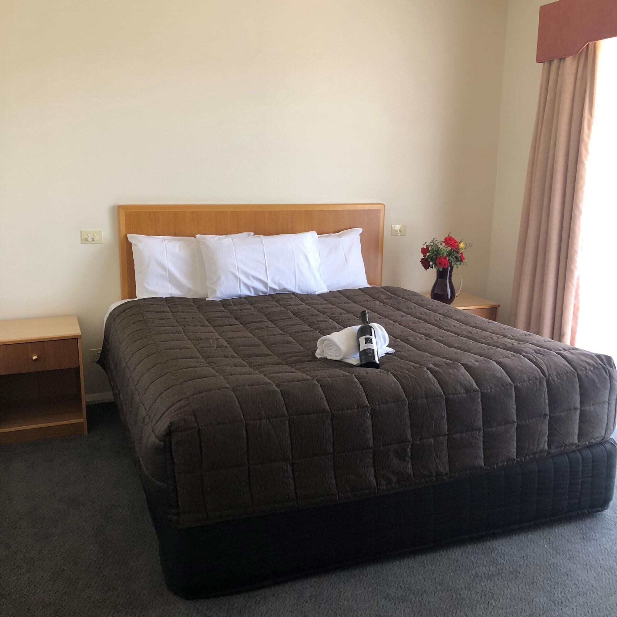 Motel Turners Vineyard Orange