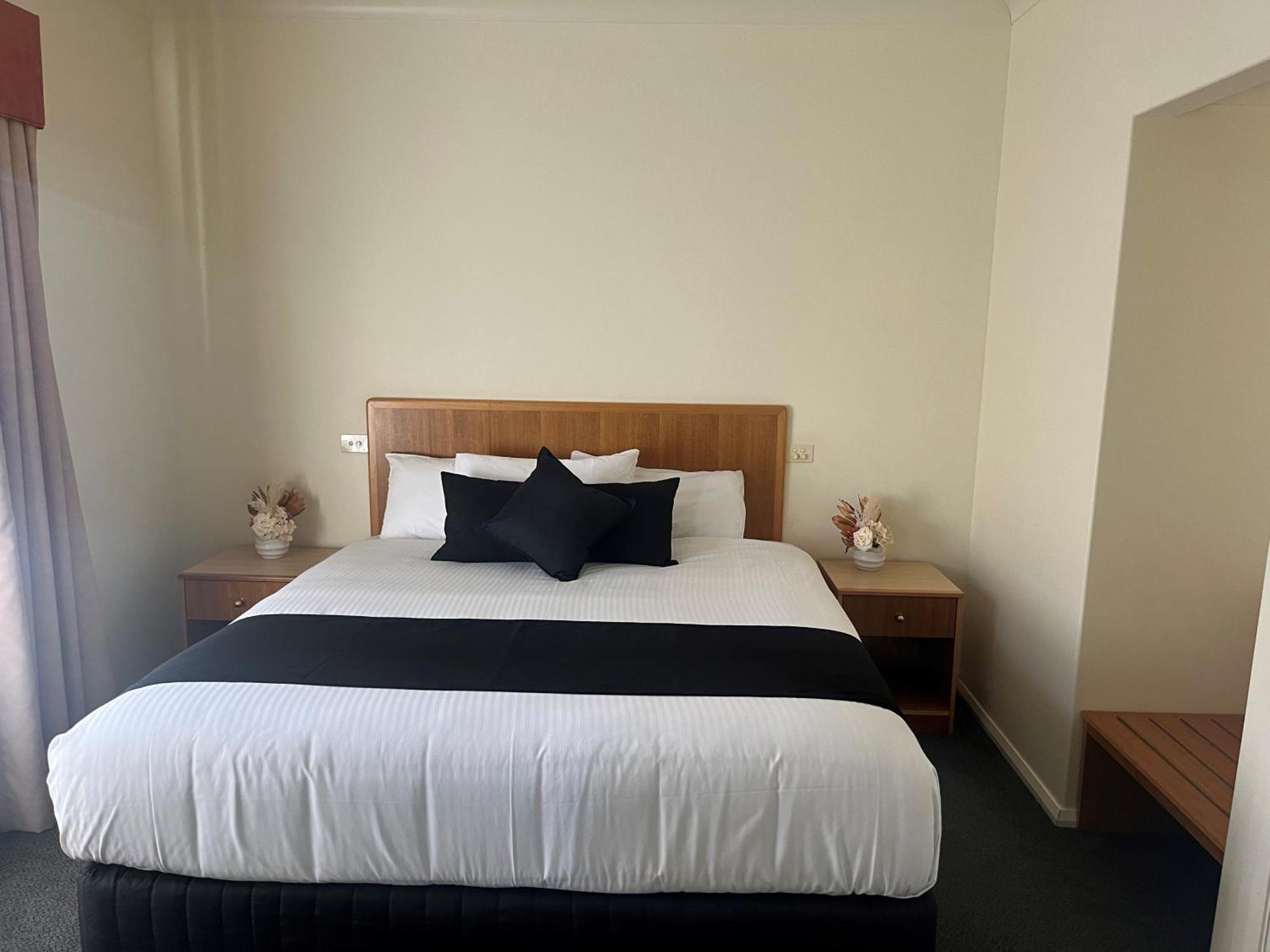 Motel Turners Vineyard Orange