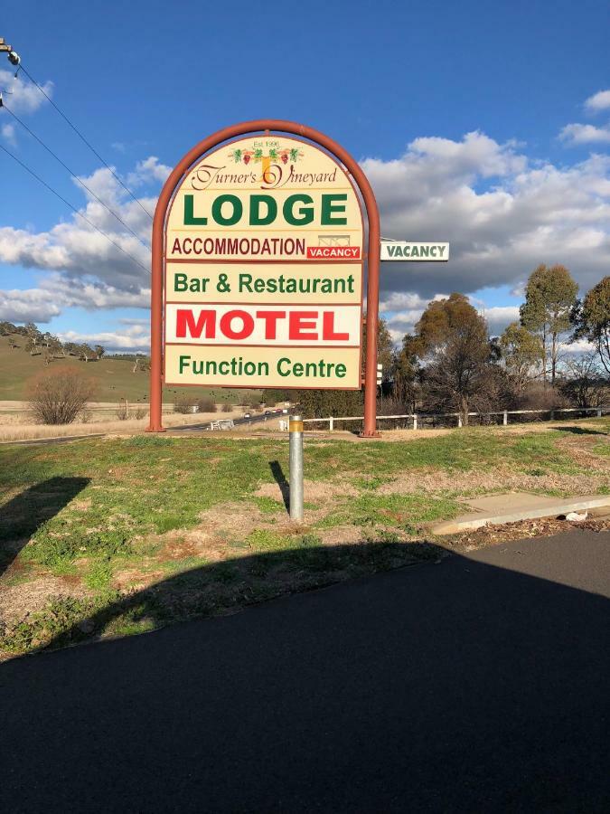 Turners Vineyard Motel