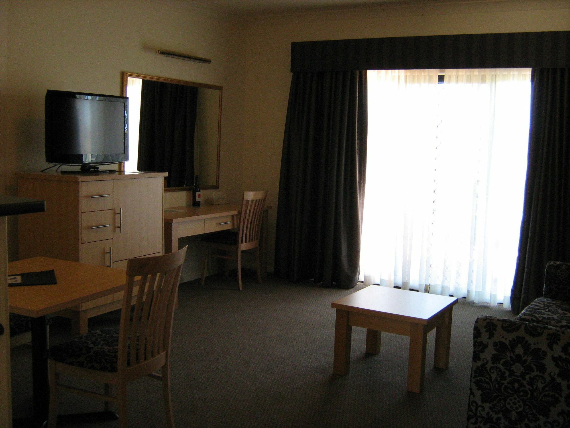 Motel Turners Vineyard Orange
