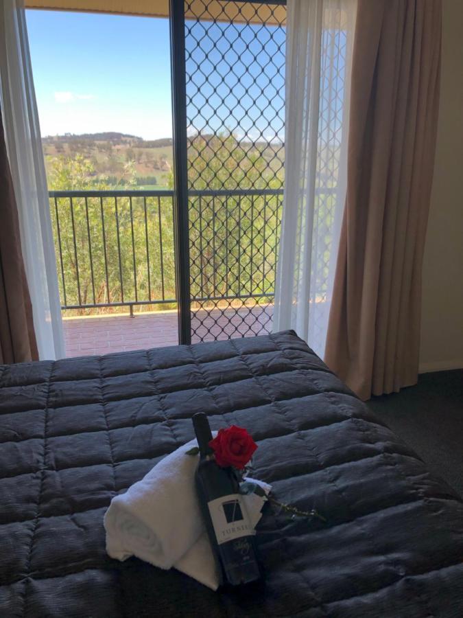 Motel Turners Vineyard Orange